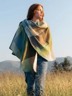 Womens Irish Knitwear|Ladies Aran Ponchos & Capes*Sweater Shop 100% Lambswool Cape - Sue 614