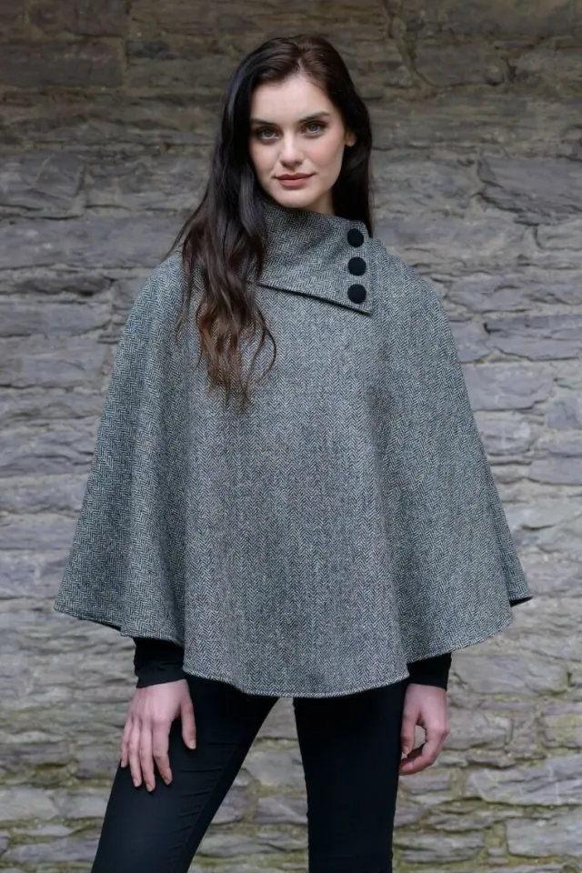 Ladies Aran Ponchos & Capes*Sweater Shop Irish Tweed Poncho 01