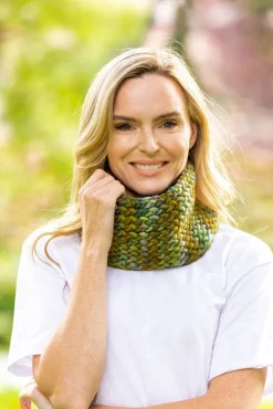 Ladies Merino Wool Scarves|Designer Knitwear*Sweater Shop Super Soft Hand Made Snood Green