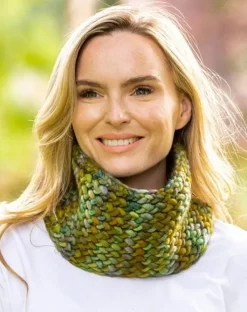 Ladies Merino Wool Scarves|Designer Knitwear*Sweater Shop Super Soft Hand Made Snood Green