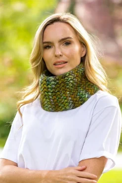 Ladies Merino Wool Scarves|Designer Knitwear*Sweater Shop Super Soft Hand Made Snood Green
