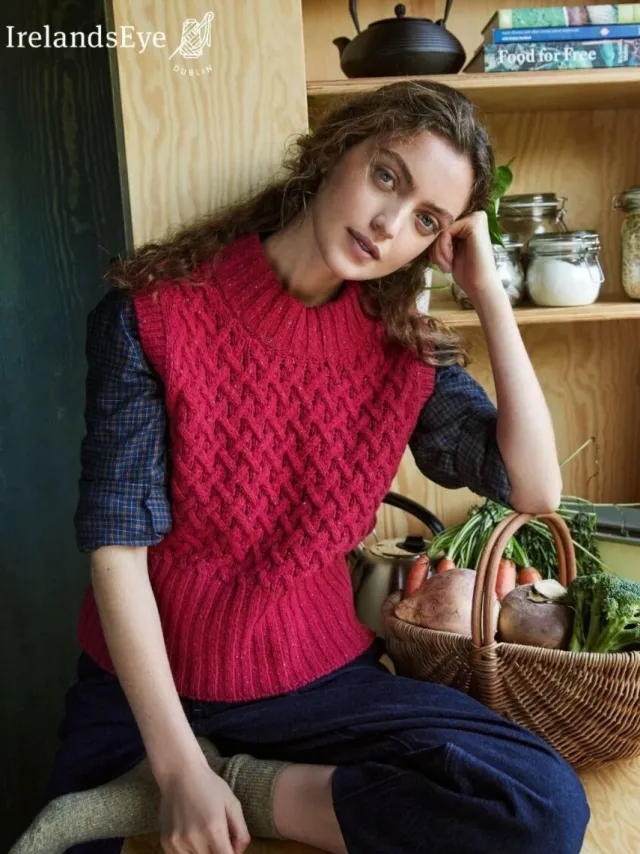Womens Irish Knitwear|Cashmere And Merino Wool Sweaters*Sweater Shop Trellis Crop Vest Bramble Red