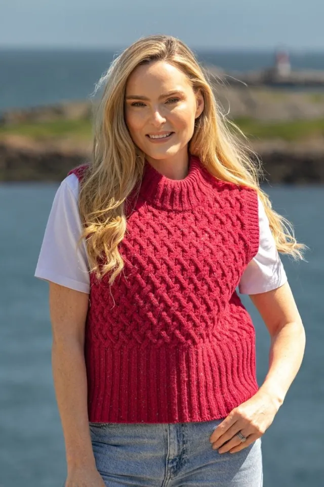 Womens Irish Knitwear|Cashmere And Merino Wool Sweaters*Sweater Shop Trellis Crop Vest Bramble Red