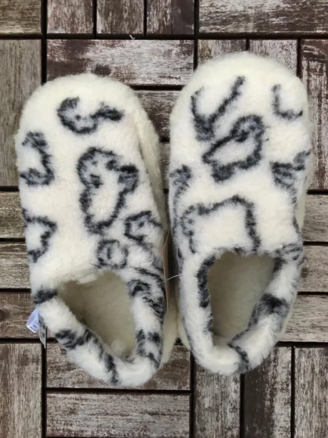 Sheep Toys And Gifts|Wool Slippers*Sweater Shop Unisex Merino Wool Slippers Sheep Design